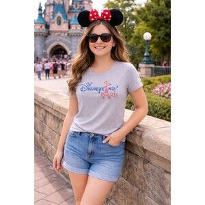 Disney Parks Disneyland Paris Gray T-Shirt Youth Girls Size XXL (women's medium)